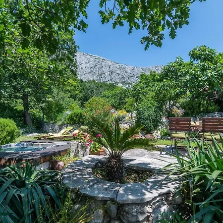 Holiday Nona Nyaraló *