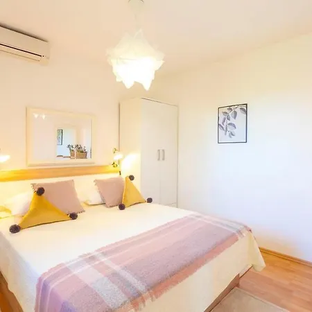 Nyaraló Holiday Nona