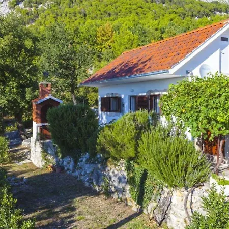 Holiday Nona Nyaraló