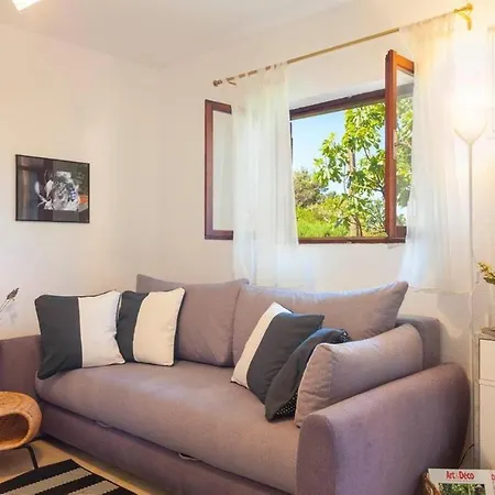 Holiday Nona Makarska