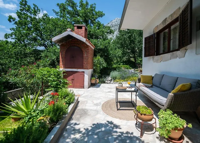 Nona Holiday home Makarska